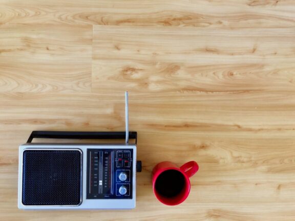 カフェで流れる音楽ってどんなBGM？作業もはかどるカフェミュージックの選び方